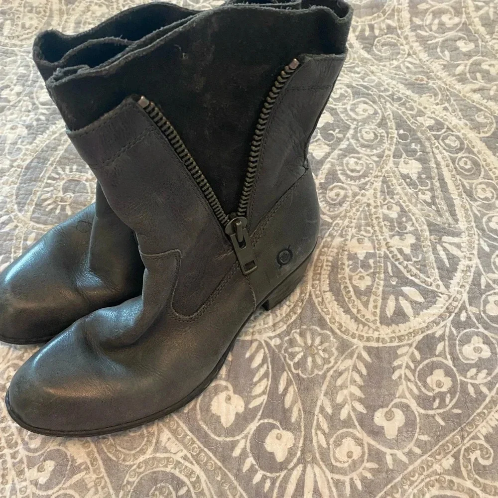 Born • Mila Dual Zip Boot in charcoal gray size 6